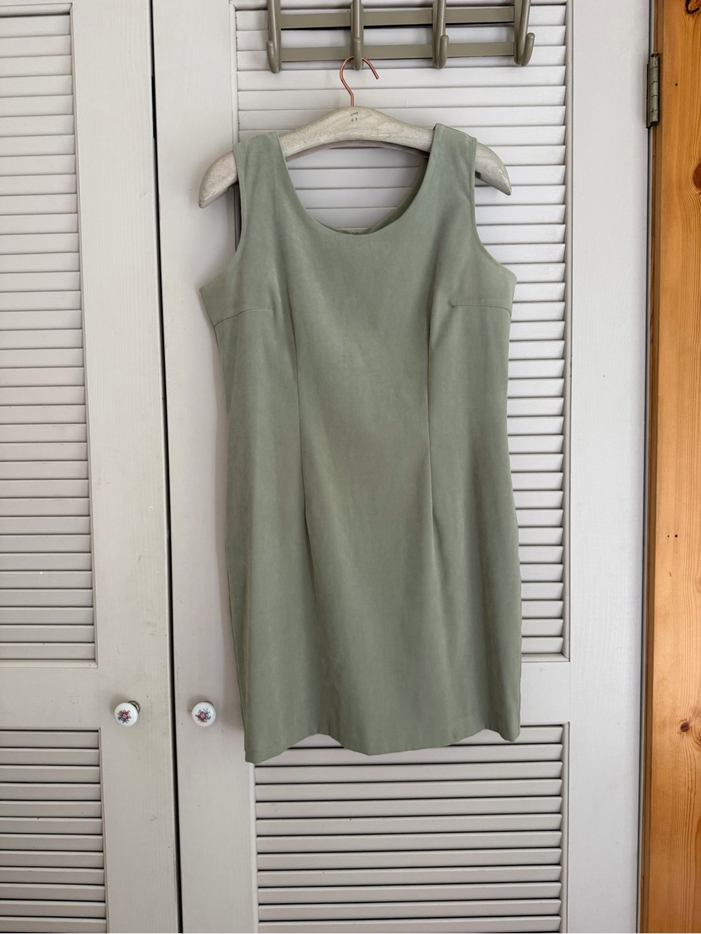 Vintage Sleeveless Shift Dress in Sage Green
